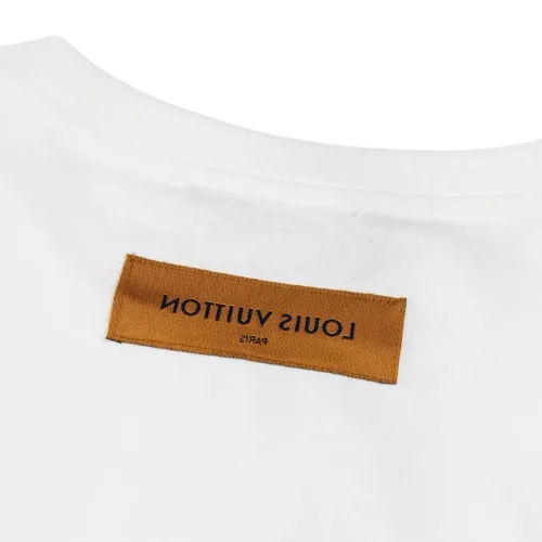 Replica Louis Vuitton LV T-Shirts Short Sleeved For Unisex #1432934 $48.00 USD for Wholesale
