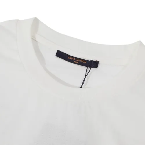 Replica Louis Vuitton LV T-Shirts Short Sleeved For Unisex #1432936 $48.00 USD for Wholesale