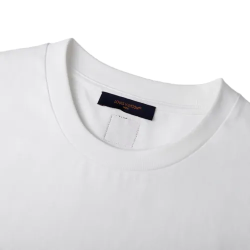 Replica Louis Vuitton LV T-Shirts Short Sleeved For Unisex #1432944 $48.00 USD for Wholesale