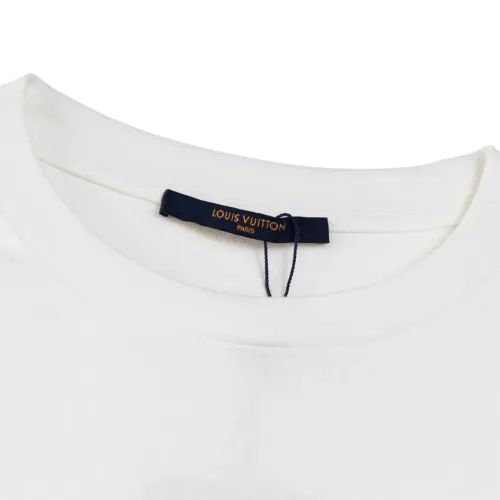 Replica Louis Vuitton LV T-Shirts Short Sleeved For Unisex #1432955 $52.00 USD for Wholesale