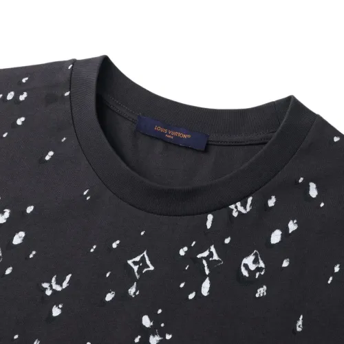 Replica Louis Vuitton LV T-Shirts Short Sleeved For Unisex #1432957 $52.00 USD for Wholesale