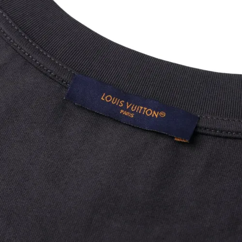 Replica Louis Vuitton LV T-Shirts Short Sleeved For Unisex #1432957 $52.00 USD for Wholesale