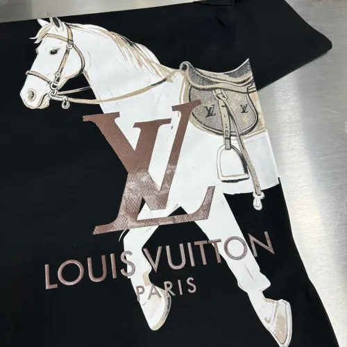Replica Louis Vuitton LV T-Shirts Short Sleeved For Unisex #1436321 $76.00 USD for Wholesale