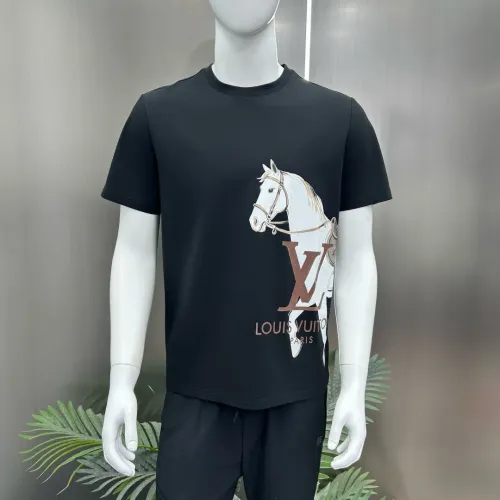 Replica Louis Vuitton LV T-Shirts Short Sleeved For Unisex #1436321 $76.00 USD for Wholesale