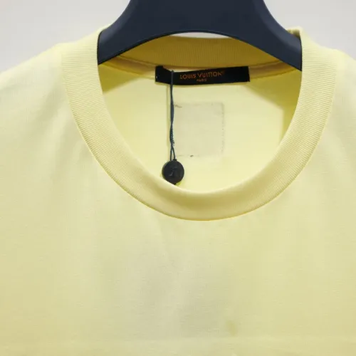 Replica Louis Vuitton LV T-Shirts Short Sleeved For Unisex #1437655 $40.00 USD for Wholesale