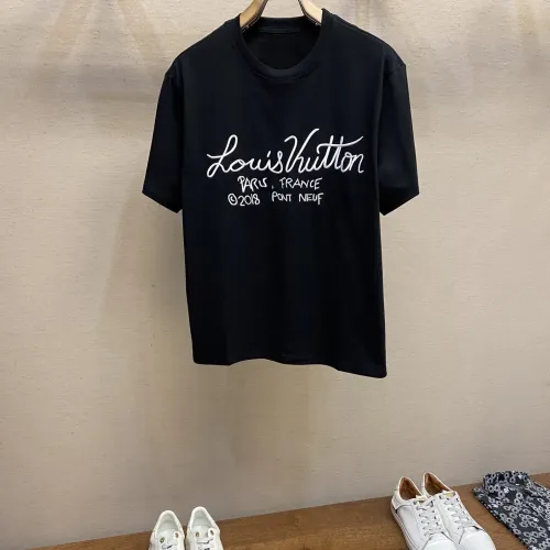 Wholesale Louis Vuitton LV T-Shirts Short Sleeved For Men #1438316 $39.00 USD, Wholesale Quality Replica Louis Vuitton LV T-Shirts