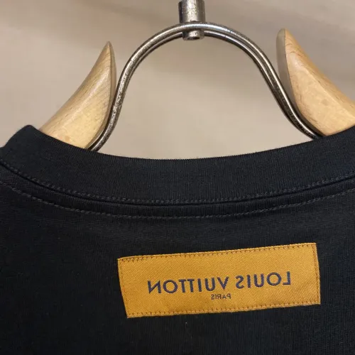 Replica Louis Vuitton LV T-Shirts Short Sleeved For Men #1438316 $39.00 USD for Wholesale