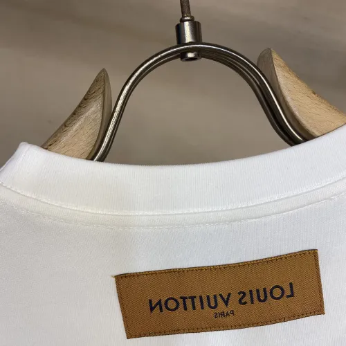 Replica Louis Vuitton LV T-Shirts Short Sleeved For Men #1438317 $39.00 USD for Wholesale