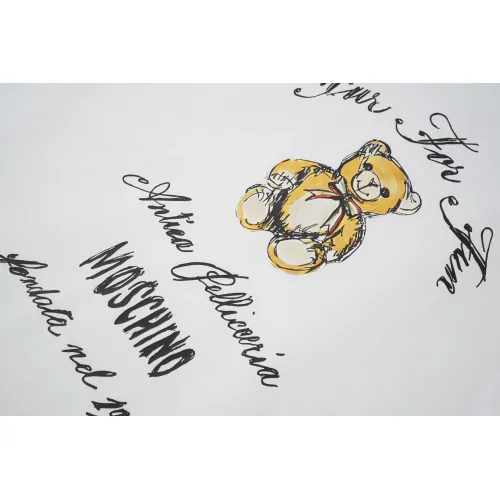 Replica Moschino T-Shirts Short Sleeved For Unisex #1438852 $32.00 USD for Wholesale