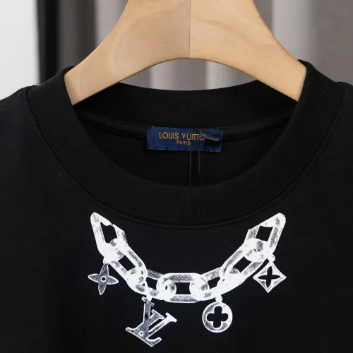 Replica Louis Vuitton LV T-Shirts Short Sleeved For Men #1438870 $36.00 USD for Wholesale
