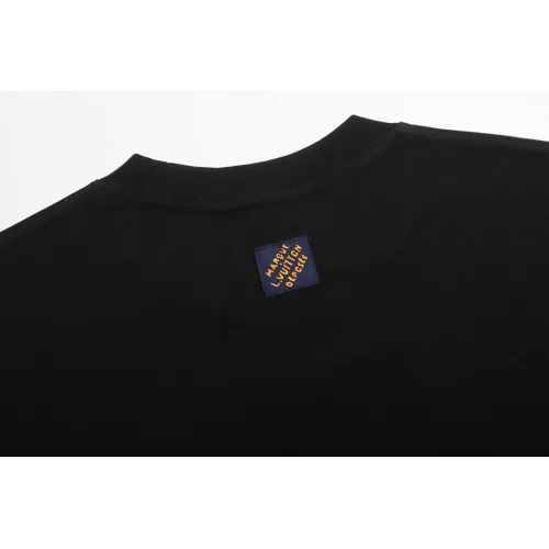 Replica Louis Vuitton LV T-Shirts Short Sleeved For Unisex #1439067 $42.00 USD for Wholesale