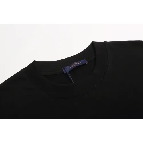 Replica Louis Vuitton LV T-Shirts Short Sleeved For Unisex #1439069 $42.00 USD for Wholesale