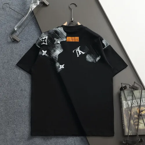 Replica Louis Vuitton LV T-Shirts Short Sleeved For Unisex #1439071 $45.00 USD for Wholesale