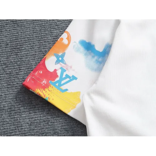 Replica Louis Vuitton LV T-Shirts Short Sleeved For Unisex #1439074 $45.00 USD for Wholesale