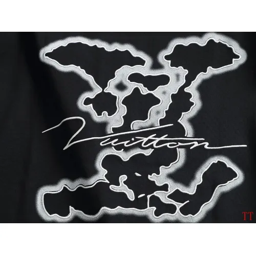 Replica Louis Vuitton LV T-Shirts Short Sleeved For Unisex #1439272 $40.00 USD for Wholesale