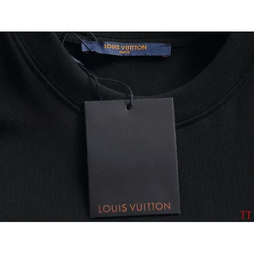 Replica Louis Vuitton LV T-Shirts Short Sleeved For Unisex #1439272 $40.00 USD for Wholesale