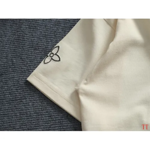 Replica Louis Vuitton LV T-Shirts Short Sleeved For Unisex #1439273 $40.00 USD for Wholesale