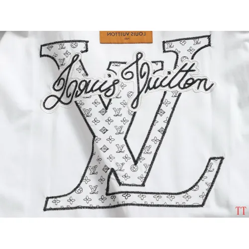 Replica Louis Vuitton LV T-Shirts Short Sleeved For Unisex #1439277 $40.00 USD for Wholesale