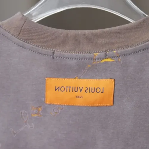 Replica Louis Vuitton LV T-Shirts Short Sleeved For Unisex #1439512 $38.00 USD for Wholesale