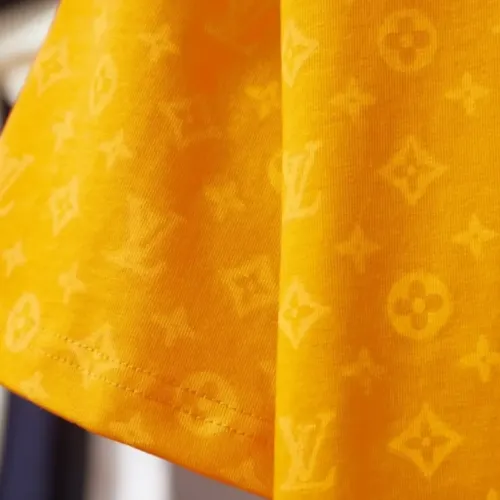 Replica Louis Vuitton LV T-Shirts Short Sleeved For Unisex #1439513 $38.00 USD for Wholesale
