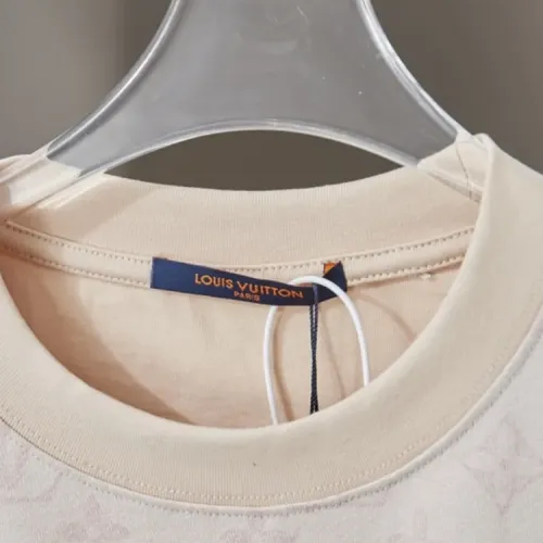 Replica Louis Vuitton LV T-Shirts Short Sleeved For Unisex #1439516 $38.00 USD for Wholesale