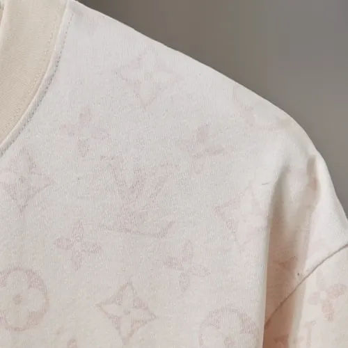 Replica Louis Vuitton LV T-Shirts Short Sleeved For Unisex #1439516 $38.00 USD for Wholesale