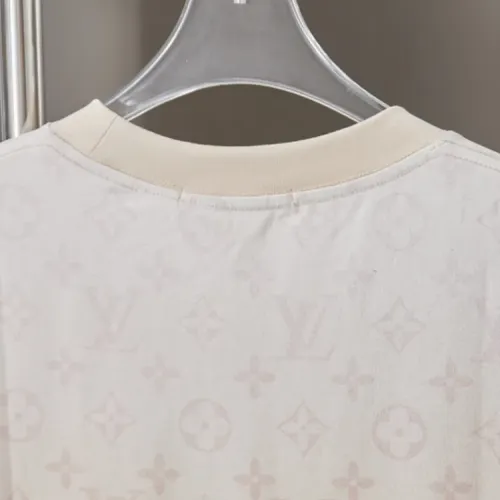 Replica Louis Vuitton LV T-Shirts Short Sleeved For Unisex #1439516 $38.00 USD for Wholesale