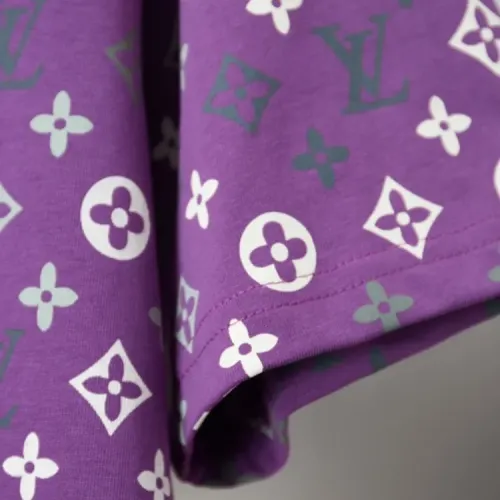 Replica Louis Vuitton LV T-Shirts Short Sleeved For Unisex #1439520 $38.00 USD for Wholesale