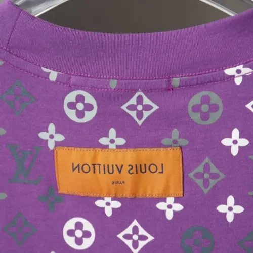 Replica Louis Vuitton LV T-Shirts Short Sleeved For Unisex #1439520 $38.00 USD for Wholesale
