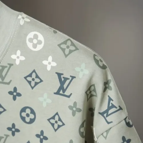 Replica Louis Vuitton LV T-Shirts Short Sleeved For Unisex #1439521 $38.00 USD for Wholesale