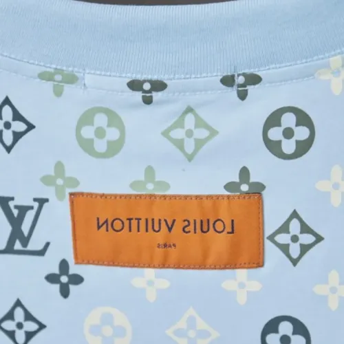 Replica Louis Vuitton LV T-Shirts Short Sleeved For Unisex #1439522 $38.00 USD for Wholesale