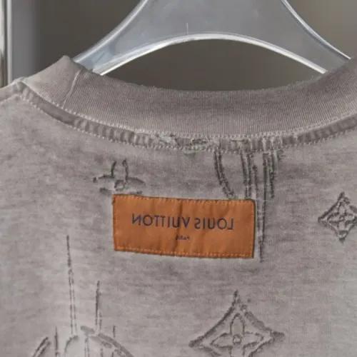 Replica Louis Vuitton LV T-Shirts Short Sleeved For Unisex #1439527 $39.00 USD for Wholesale