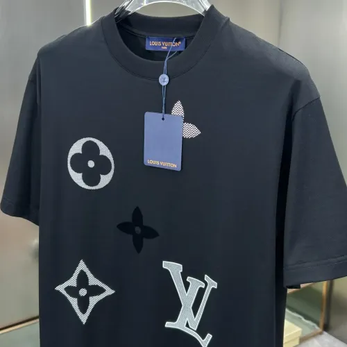 Replica Louis Vuitton LV T-Shirts Short Sleeved For Men #1439621 $82.00 USD for Wholesale