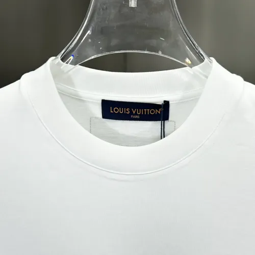 Replica Louis Vuitton LV T-Shirts Short Sleeved For Men #1439622 $82.00 USD for Wholesale