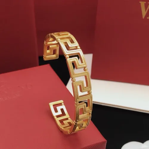 Wholesale Versace Bracelets #1439709 $29.00 USD, Wholesale Quality Replica Versace Bracelets