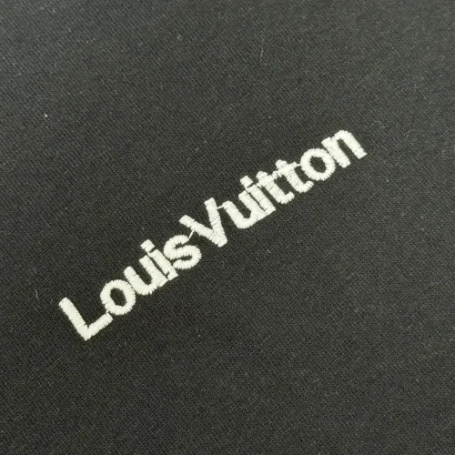 Replica Louis Vuitton LV T-Shirts Short Sleeved For Unisex #1439824 $32.00 USD for Wholesale