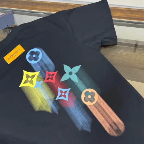 Replica Louis Vuitton LV T-Shirts Short Sleeved For Unisex #1439824 $32.00 USD for Wholesale