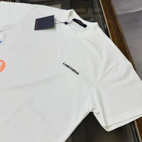 Replica Louis Vuitton LV T-Shirts Short Sleeved For Unisex #1439825 $32.00 USD for Wholesale