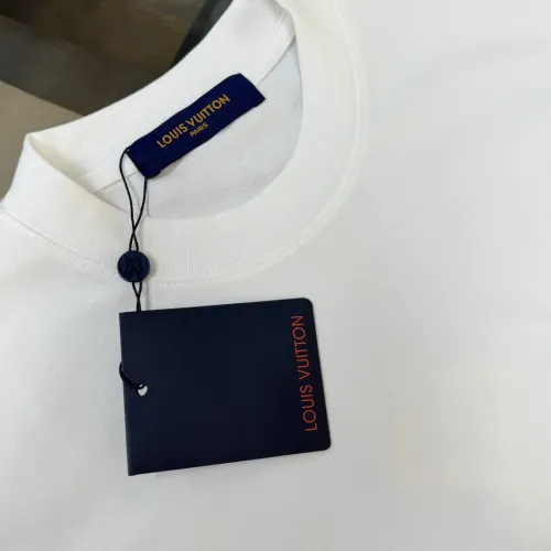 Replica Louis Vuitton LV T-Shirts Short Sleeved For Unisex #1439825 $32.00 USD for Wholesale