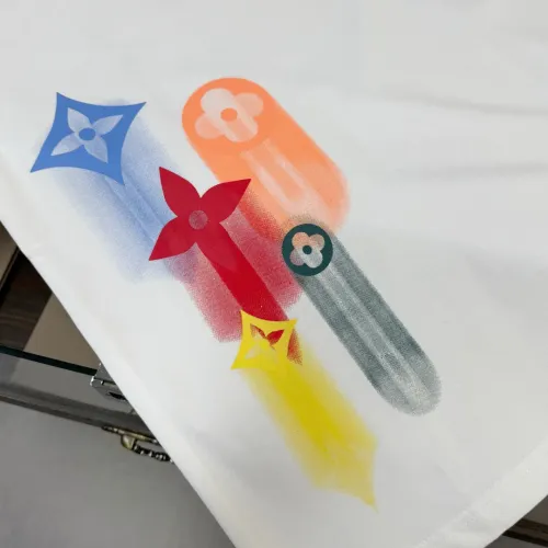 Replica Louis Vuitton LV T-Shirts Short Sleeved For Unisex #1439825 $32.00 USD for Wholesale