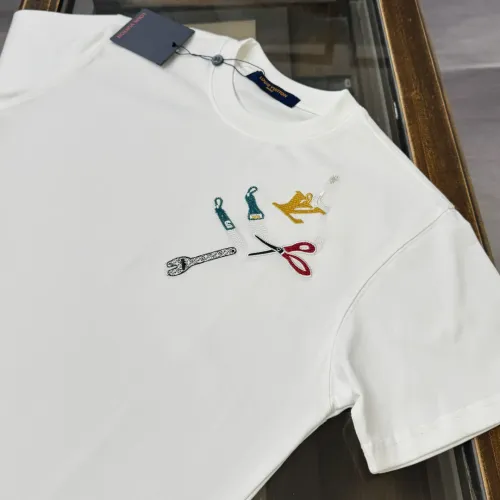 Replica Louis Vuitton LV T-Shirts Short Sleeved For Unisex #1439827 $32.00 USD for Wholesale