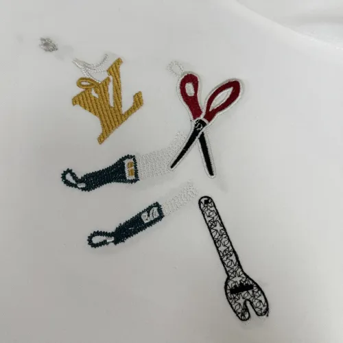 Replica Louis Vuitton LV T-Shirts Short Sleeved For Unisex #1439827 $32.00 USD for Wholesale
