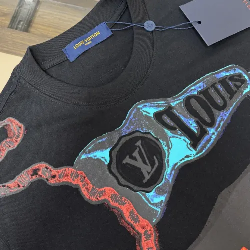Replica Louis Vuitton LV T-Shirts Short Sleeved For Unisex #1439830 $32.00 USD for Wholesale