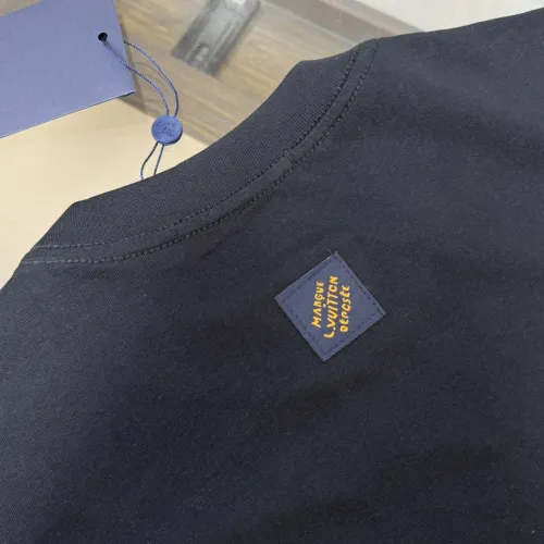Replica Louis Vuitton LV T-Shirts Short Sleeved For Unisex #1439830 $32.00 USD for Wholesale