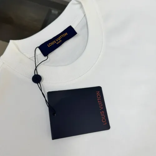 Replica Louis Vuitton LV T-Shirts Short Sleeved For Unisex #1439831 $32.00 USD for Wholesale