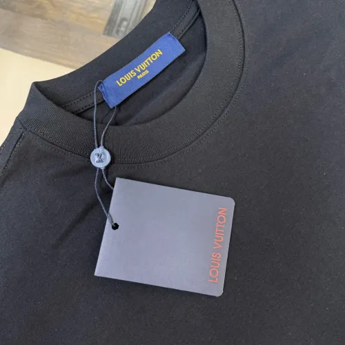 Replica Louis Vuitton LV T-Shirts Short Sleeved For Unisex #1439832 $32.00 USD for Wholesale