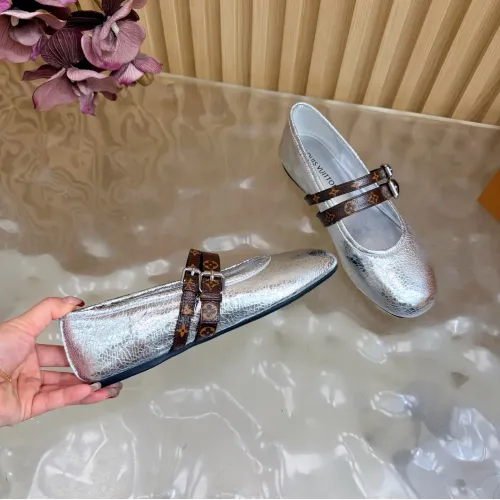 Replica Louis Vuitton Flat Shoes For Women #1442037 $102.00 USD for Wholesale