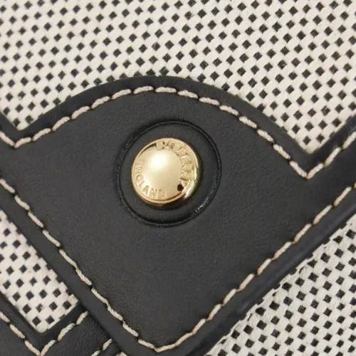 Replica Burberry AAA Quality Messenger Bags For Women #1443031 $102.00 USD for Wholesale