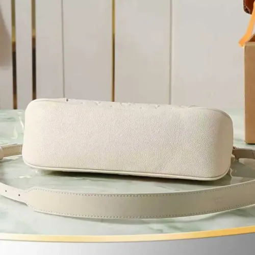 Replica Louis Vuitton AAA Quality Handbags For Women #1443818 $215.00 USD for Wholesale