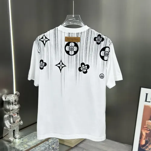 Replica Louis Vuitton LV T-Shirts Short Sleeved For Men #1444230 $82.00 USD for Wholesale